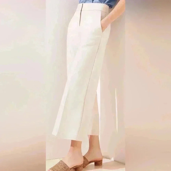 LOFT Pants - Loft cream cropped wide leg capris